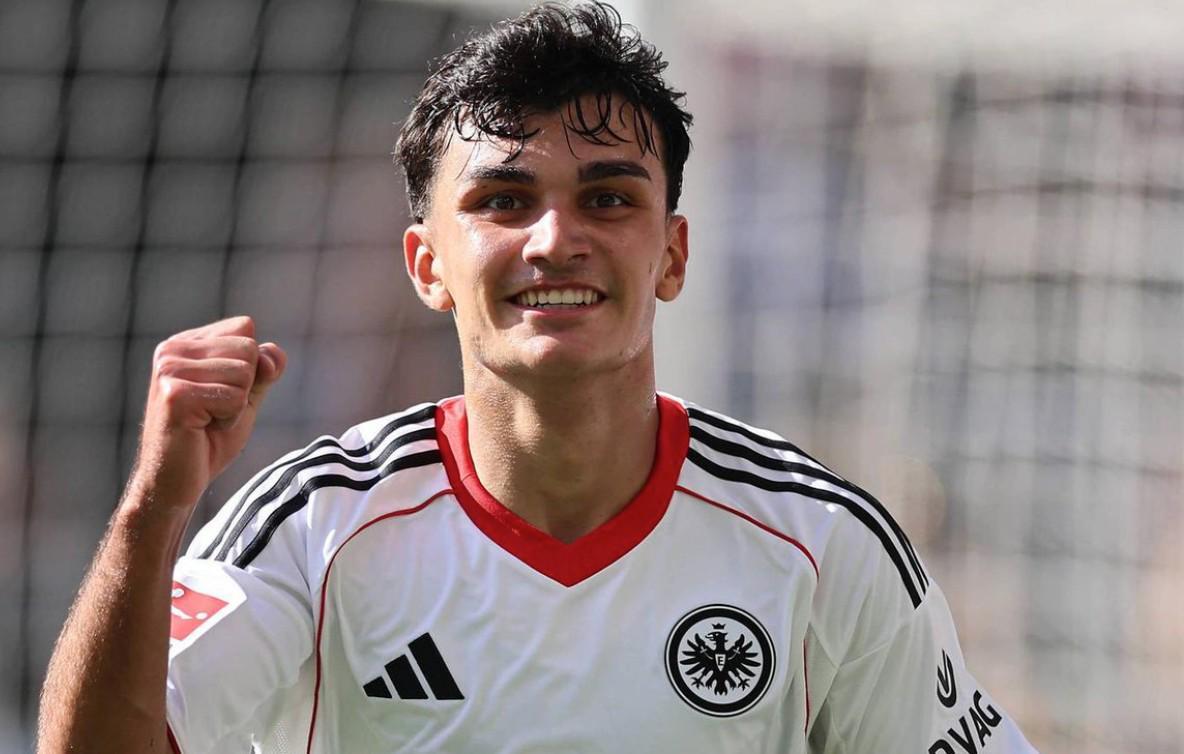 世界杯官方正版软件下载-跟队:尤文密切关注詹乌尊,法兰克福对球员估价超7000万欧